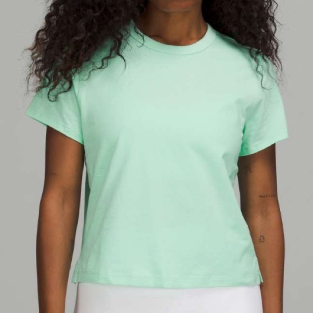 Lululemon Classic fit cotton blend t-shirt size 10